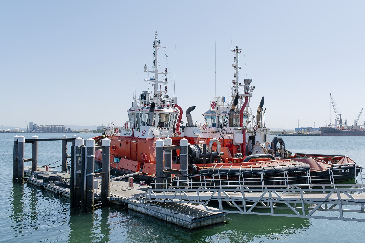 Porto de Aveiro lança concurso público para o serviço de reboques e amarração