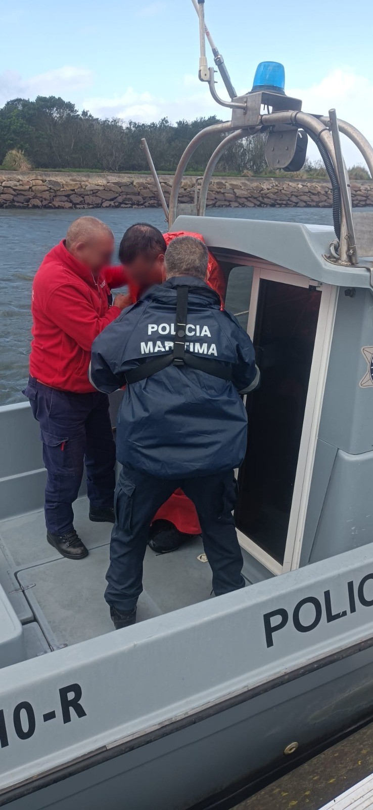 Jovem caiu de uma embarcação junto ao porto de pesca costeira de Aveiro