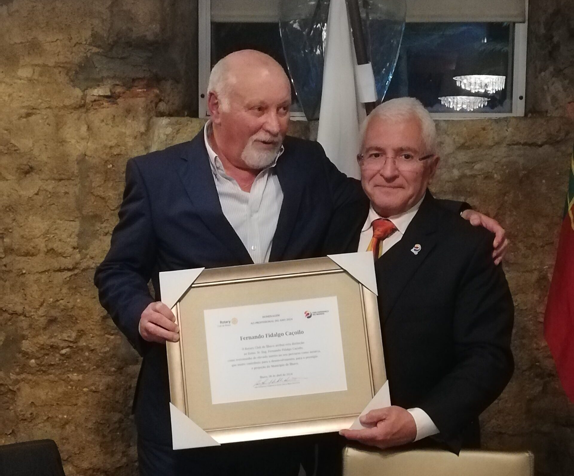Rotary Club de Ílhavo celebrou o seu 28.º aniversário com homenagem a Fernando Caçoilo