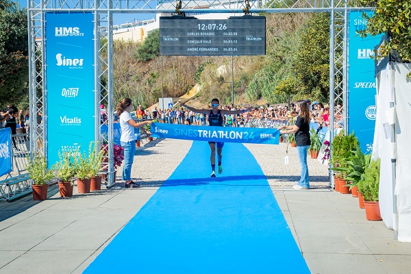 Sines Triathlon: Ana Ramos foi a primeira atleta do setor feminino a cruzar a meta