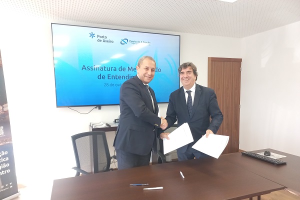 Portos de Aveiro e Corunha formalizam acordo para promover a transição energética e a sustentabilidade industrial