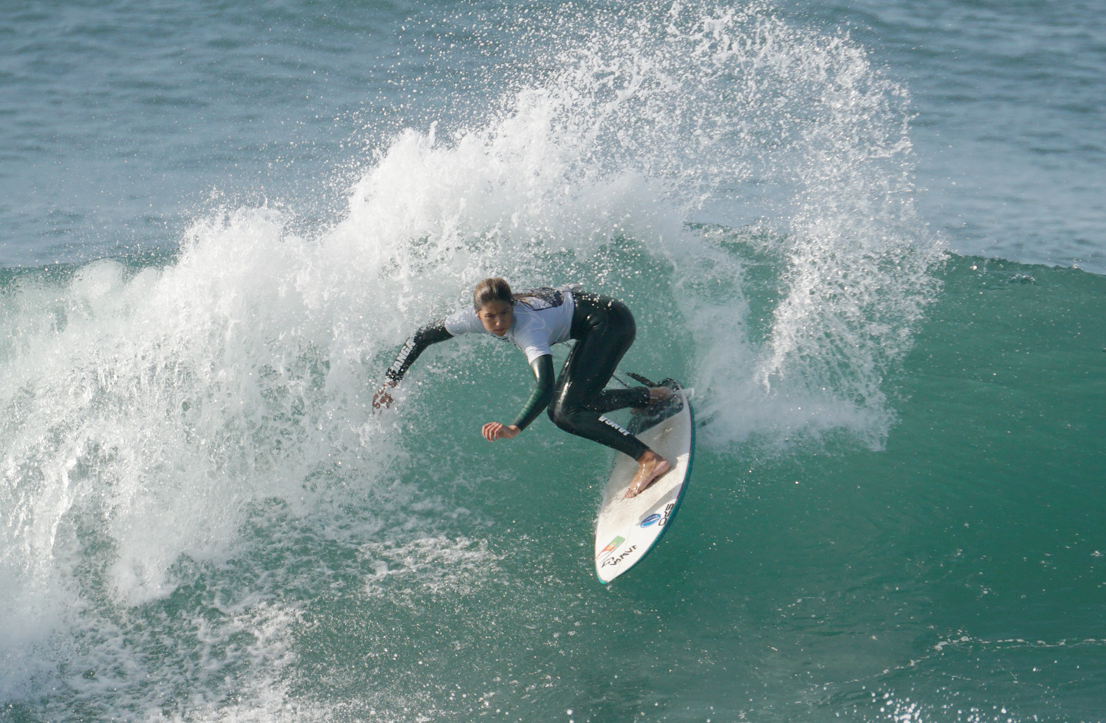 Surf: Miriam Julião brilha na 2.ª Etapa do Circuito QUEBRAMAR 2024