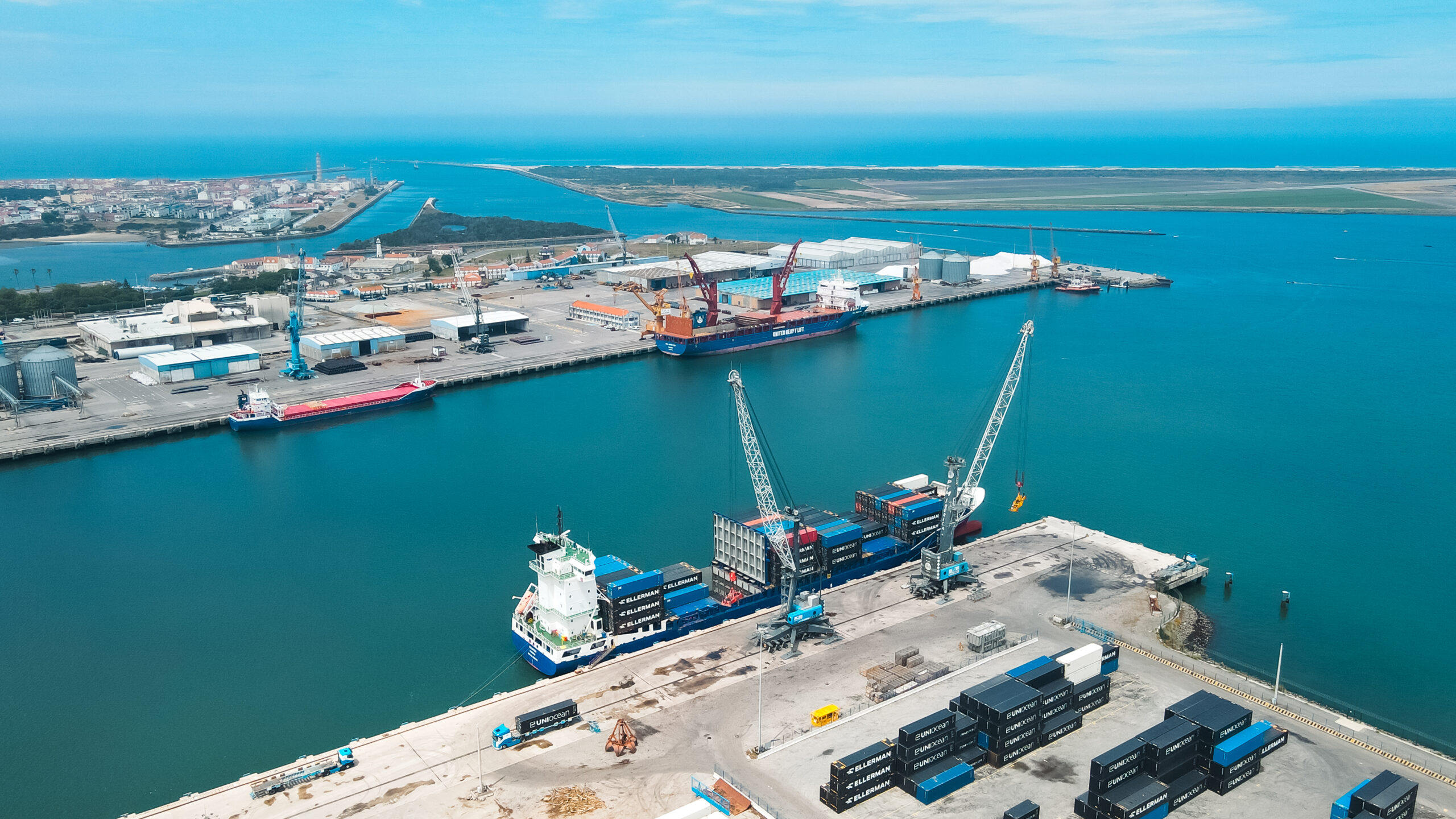 Porto de Aveiro lança concurso público de 1,4 milhões para instalação de sistema de alimentação elétrica de navios