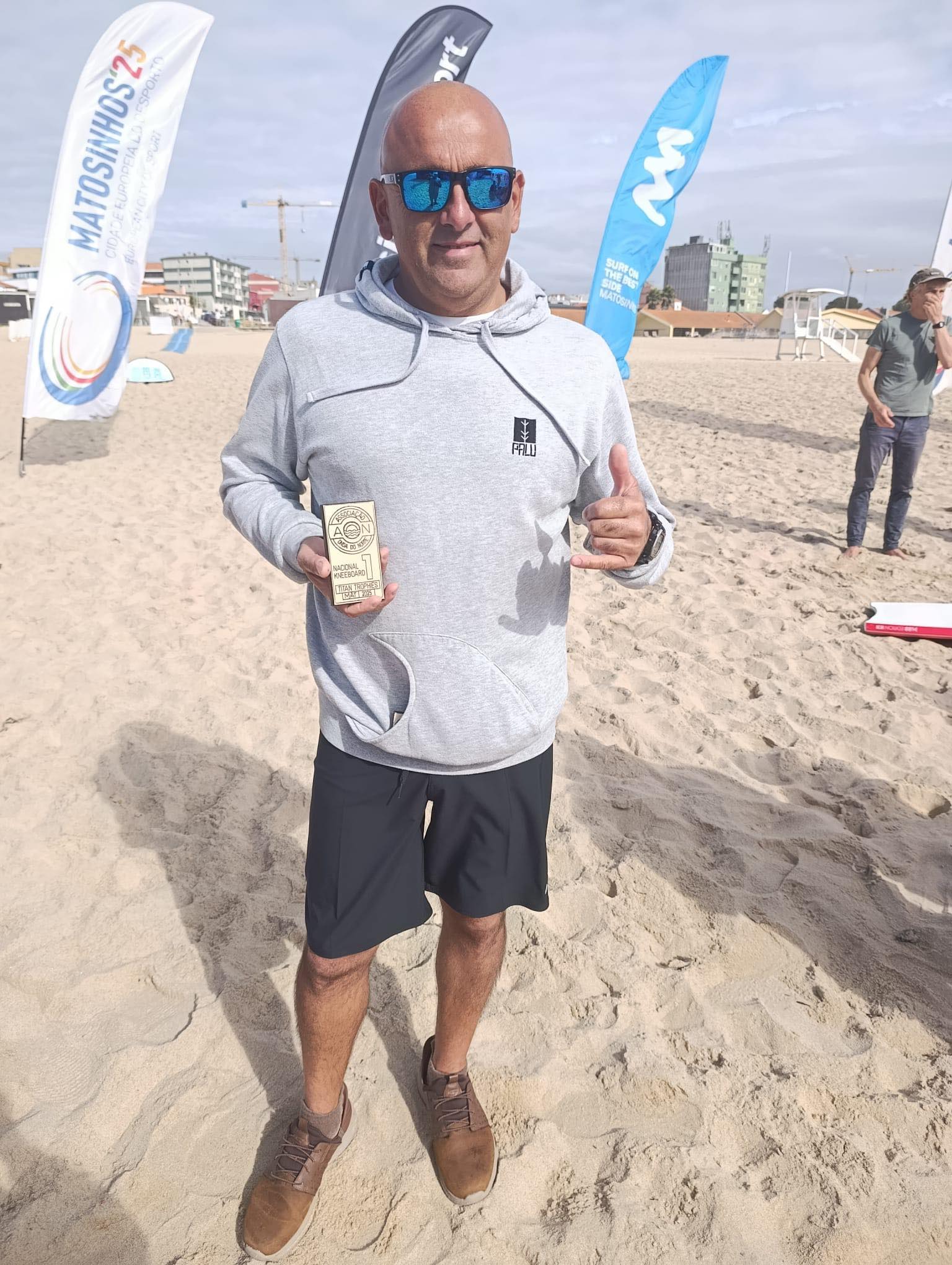 Pedro Velhinho sagra-se campeão nacional de Kneeboard Surfing 2025