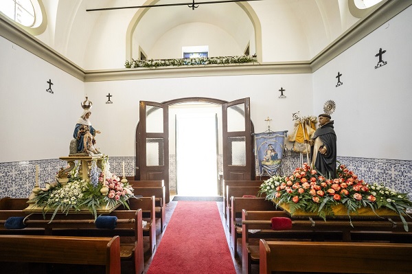 Senhora do Pranto: fotografias de João Parracho e Pedro Esteves em exposição