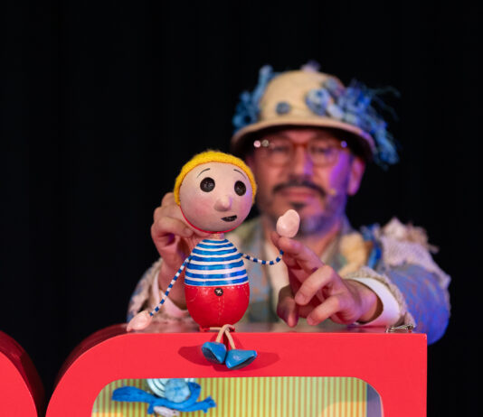 Palheta regressa com Cláudia Pascoal, texto de Valter Hugo Mãe pelo Teatro do Bolhão e teatro de marionetas no Navio-Museu Santo André