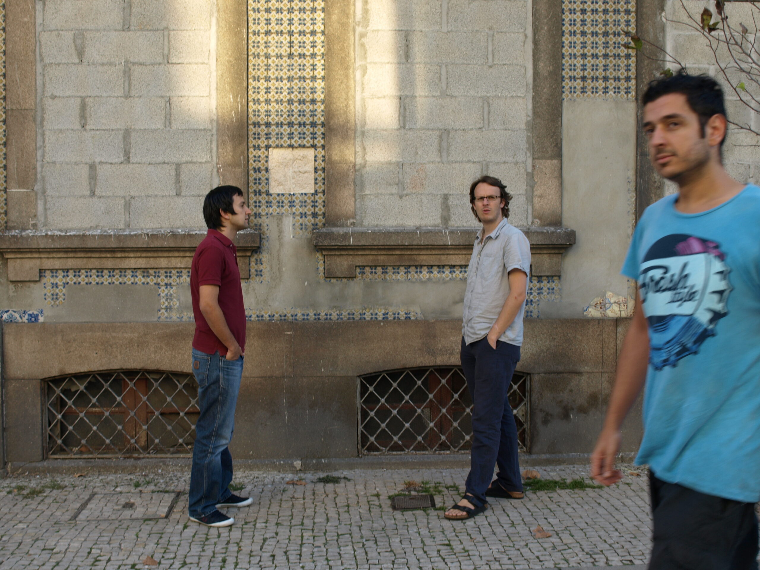 Ilhavenses Óscar Graça e Óscar Marcelino da Graça em exposição e concerto no Cineteatro Alba