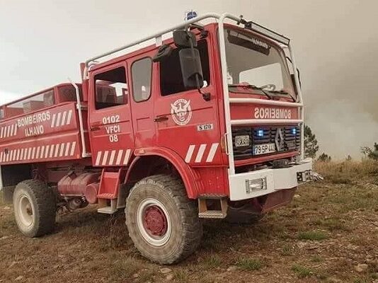 Bombeiros de Ílhavo auxiliam combate a incêndio na Guarda