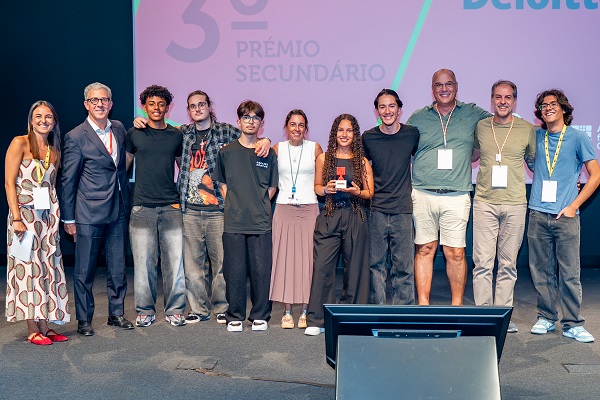 Alunos da Gafanha da Nazaré em 3º lugar no Apps for Good com o projeto Black Glove